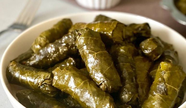 Konyalı ev hanımlarının sırrıymış! Yaprak sarmaya lezzet katan tüyo 1